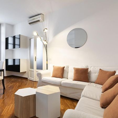 Charming San Babila Apt. Milan Luaran gambar